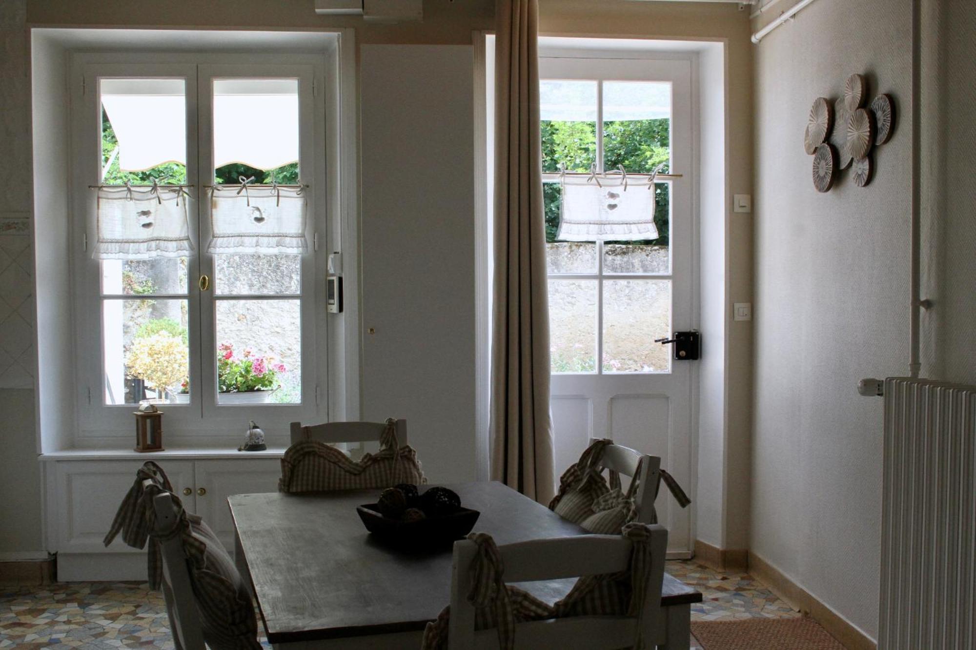 Chambres A La Maison Hermitage Aincourt Zewnętrze zdjęcie